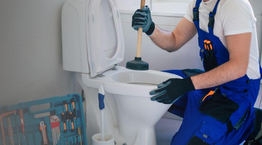 Professional expert plumbing services in Berclair, TX